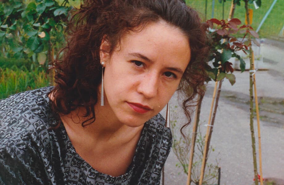 Ofelia joven al aire libre, durante los años en Suiza